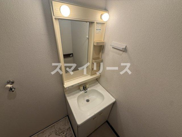 クリスタルマンションの独立洗面台