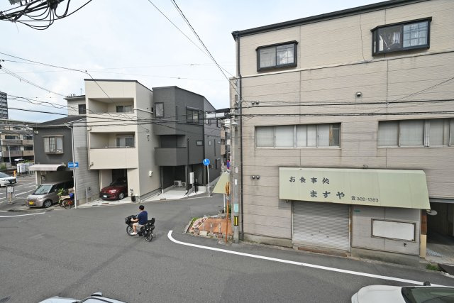 大阪市淀川区十三東４丁目中古一戸建て│4LDK＋駐車1台可の展望|周辺にスーパー・コンビニがあり、生活施設が身近にそろった利便性の高い住環境です。