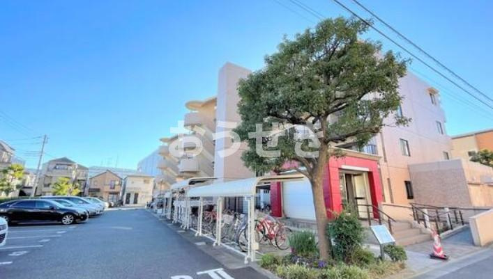 フロール川崎古市場　1番館のエントランス