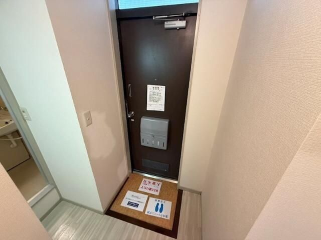 メゾンヤマリの玄関|収納もある玄関です