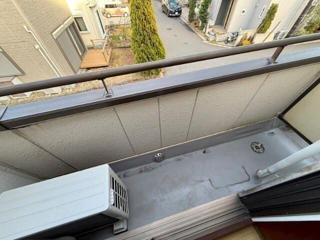 メゾンヤマリのバルコニー|外からの目が気にならないバルコニーで洗濯物が干せます