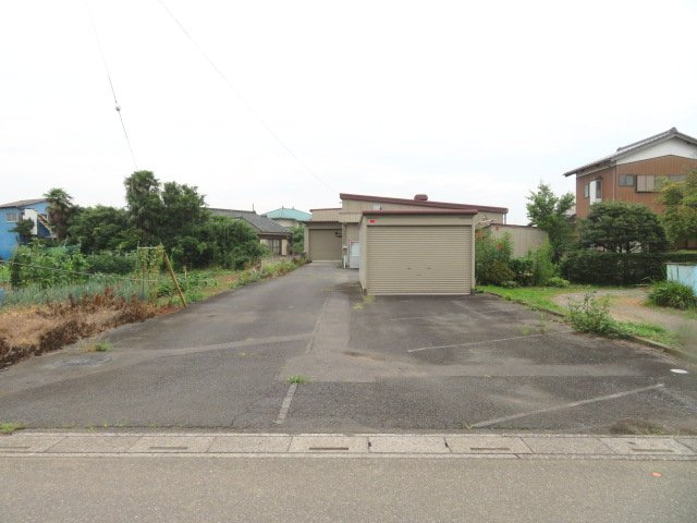 蓮田市大字貝塚の倉庫