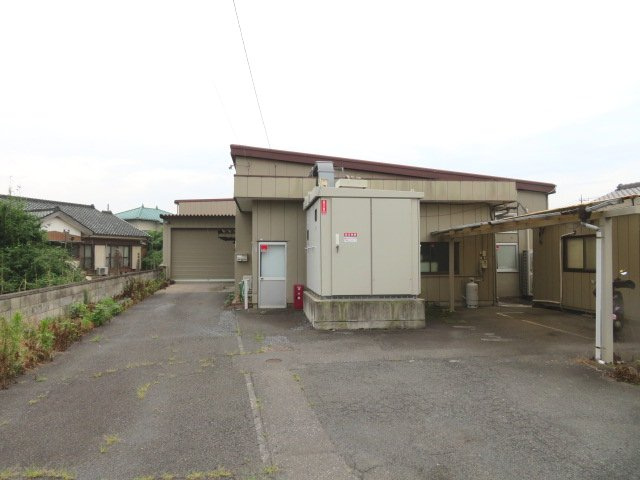 蓮田市大字貝塚の倉庫