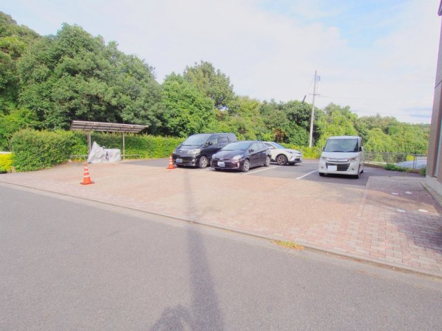 エスペランツァの駐車場