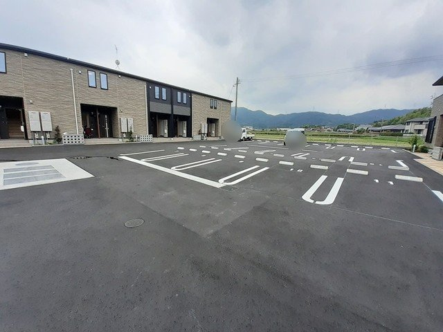 グランツコ－ト花瀬　Ｂの駐車場|駐車場があります
