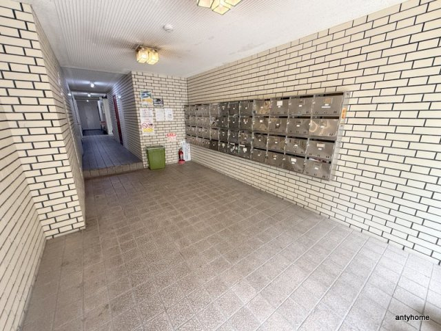 グランドハイツ大今里のロビー