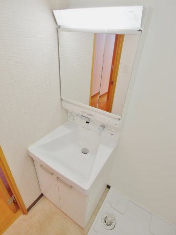 大和ガーデンコート2号棟の独立洗面台