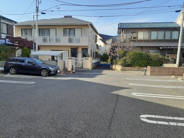 ウィンドガーデンの駐車場