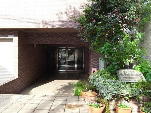菱和パレス東十条駅前のエントランス