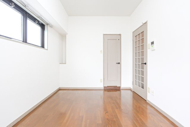 ダイナコート六本松Ⅲ　8階の洋室|別号室のものです。現状優先です。