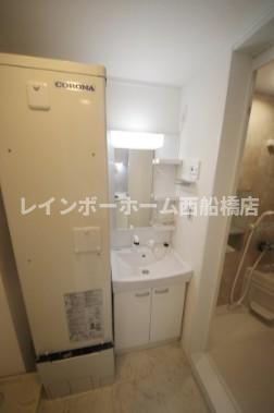 江戸川区東葛西５丁目のアパートの独立洗面台