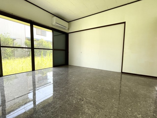 茂原中の島貸家の洋室