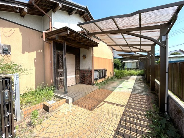 茂原中の島貸家の駐車場