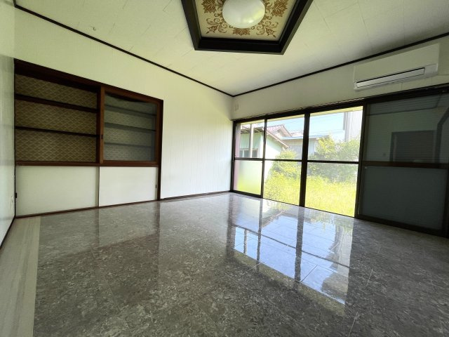 茂原中の島貸家の居間・リビング
