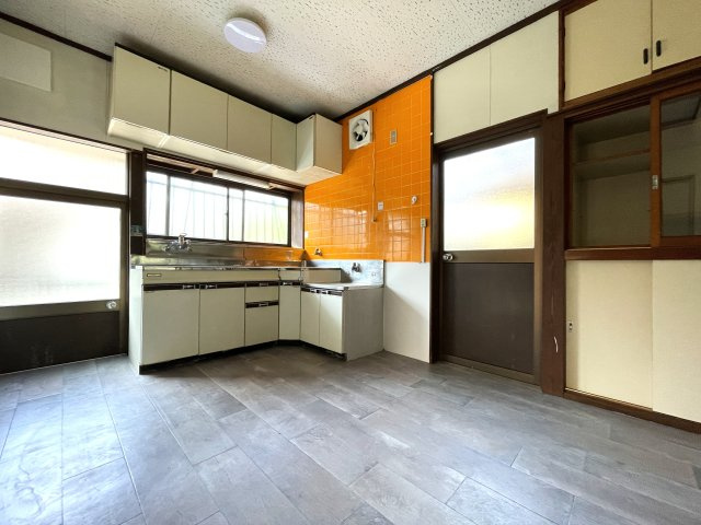 茂原中の島貸家の洋室