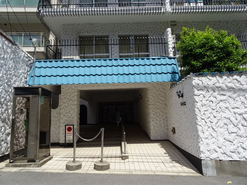 秀和麻布笄町レジデンスのエントランス|毎日通るエントランスはこのようになっています