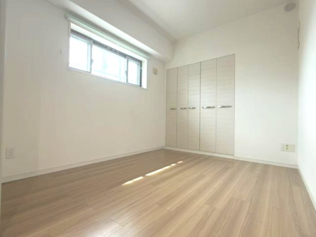 ローレルコート久屋大通の洋室|明るい洋室です