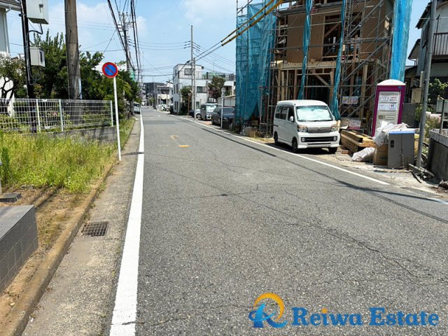 新築戸建　藤沢市羽鳥3丁目の前面道路含む現地写真