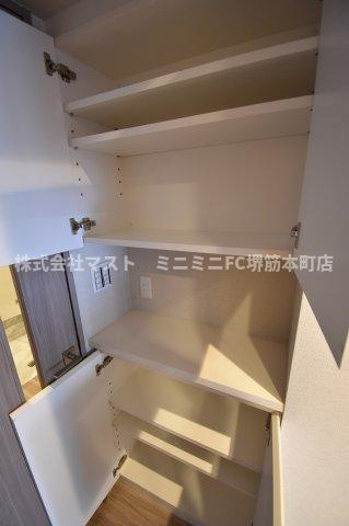 プレサンスレジェンド堺筋本町タワーの収納