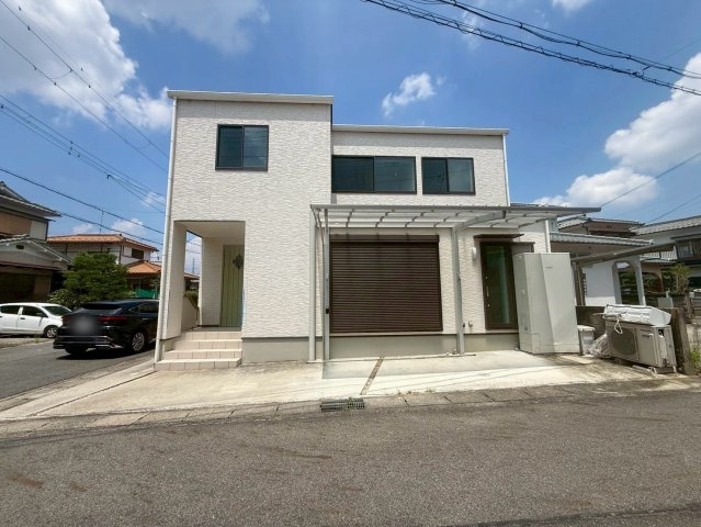 栗東市川辺　中古戸建ての外観