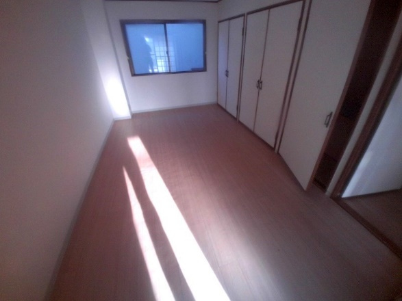 山手マンションの洋室
