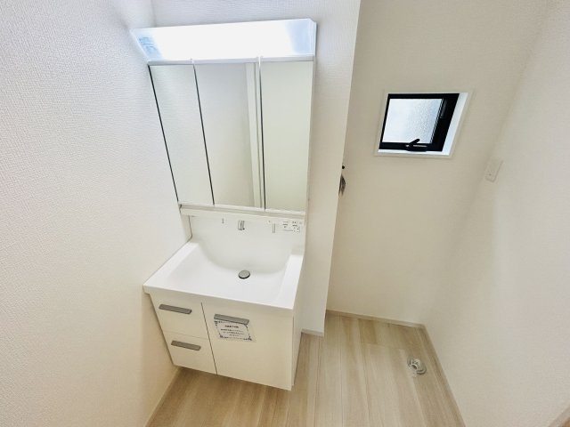 四街道市つくし座1丁目9期の独立洗面台