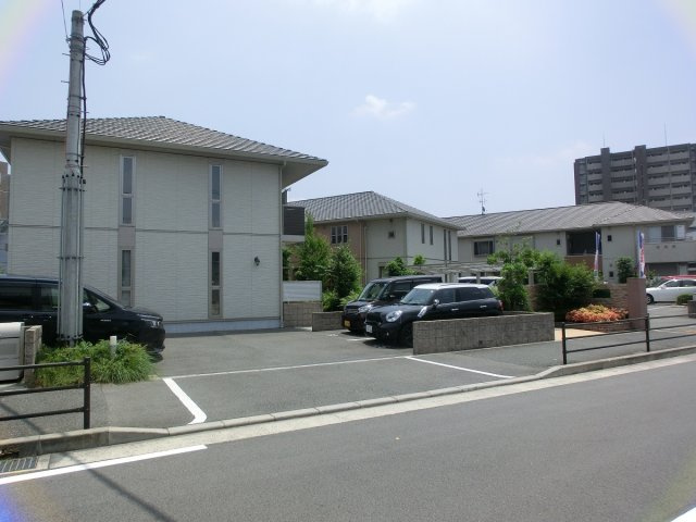 シャローム小枝Ⅱの駐車場