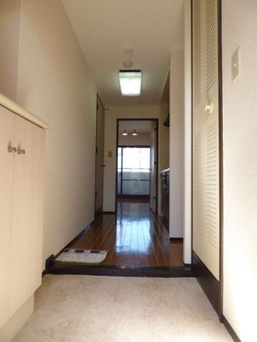 コスモ千早町の玄関