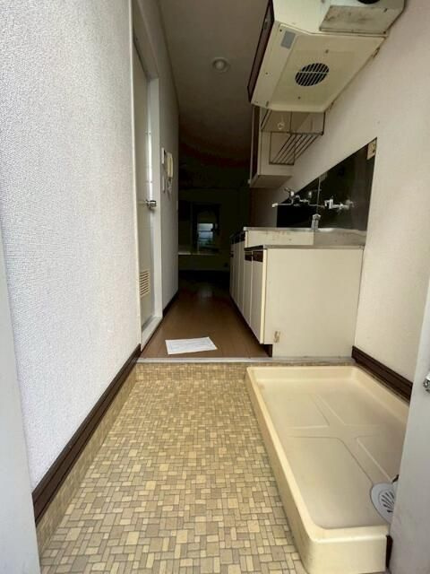 日野市三沢３丁目のアパートの玄関