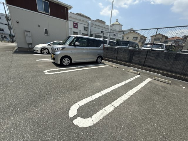 ルミエール・メゾンⅡの駐車場