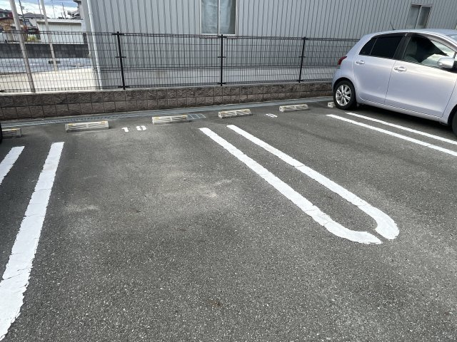 グランデール興浜Ⅰの駐車場