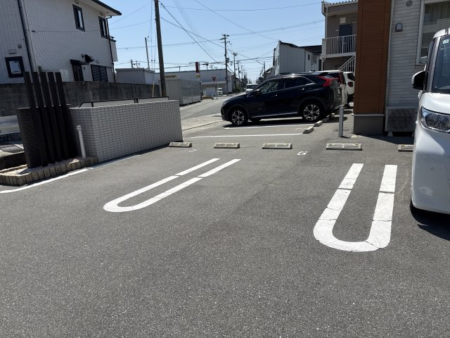 ラポール・メゾンＢの駐車場
