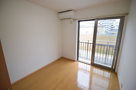エグゼシャトーの居間・リビング|閑静な住宅街です