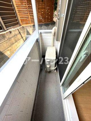 東村山市萩山町４丁目のアパートのバルコニー