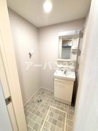 東村山市萩山町４丁目のアパートの玄関