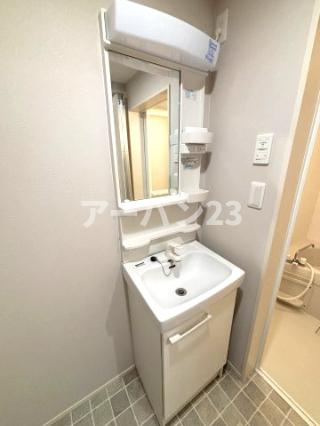 東村山市萩山町４丁目のアパートの独立洗面台