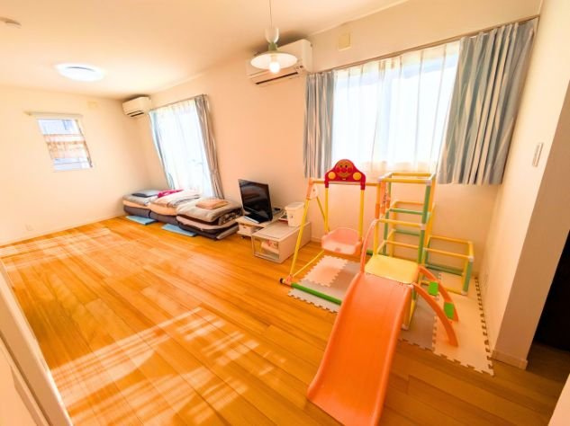 久万ノ台戸建の洋室|                                                  