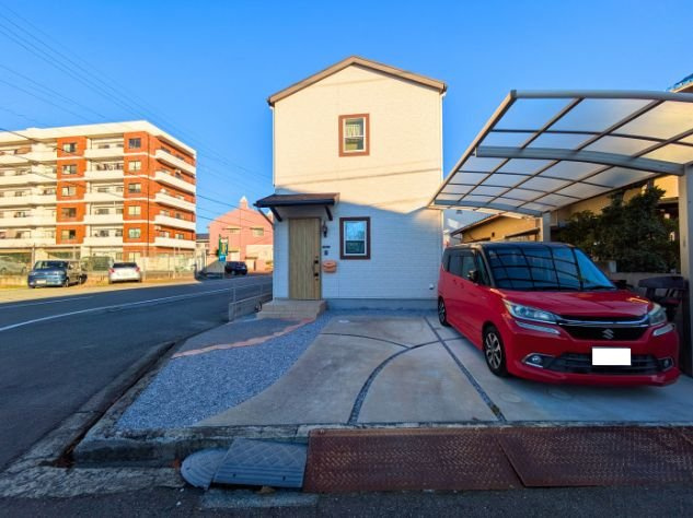 久万ノ台戸建の駐車場|                                                  