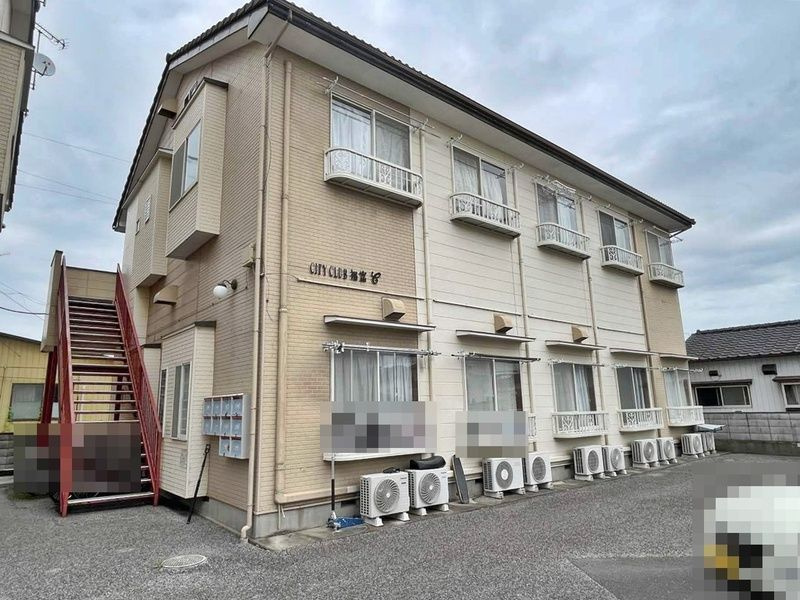 足利市福富町のアパートの外観