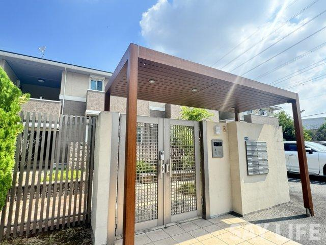 D-ROOM青山A棟のエントランス
