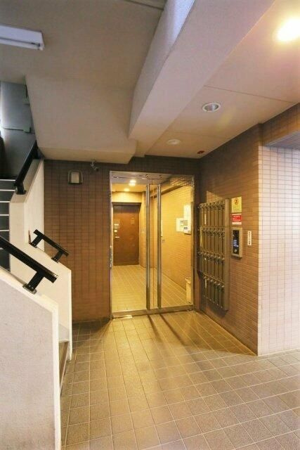 練馬区練馬１丁目の賃貸マンションのエントランス