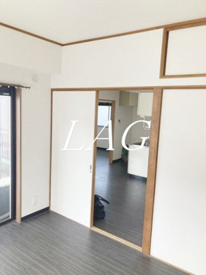 【居間・リビング】 | ＬＥＯ六拾弐番館 | 洋室のお部屋です。