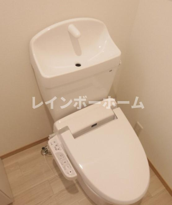 フラットテン特典：仲介手数料が無料です!!のトイレ|ゆったりとした空間のトイレです