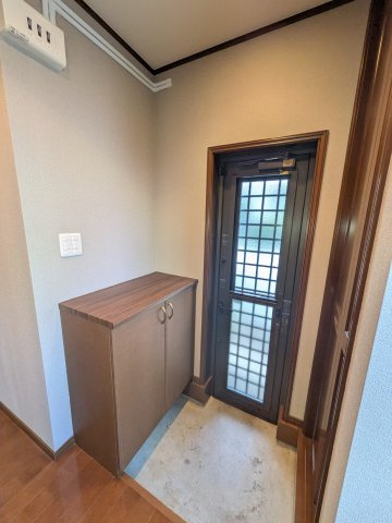 五力田１－１１戸建の玄関