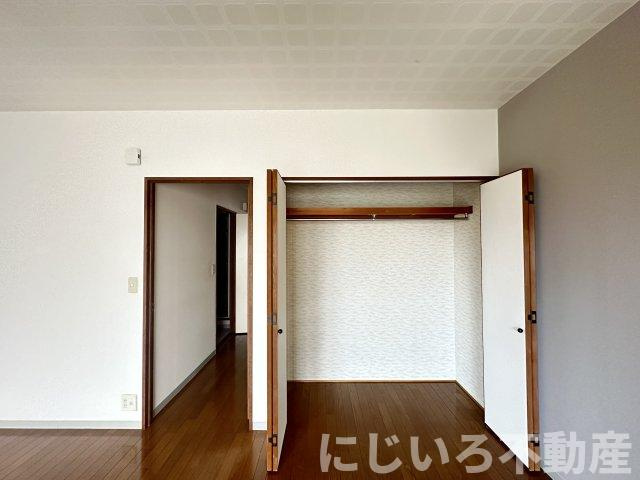 ラ・イーストサンの居間・リビング