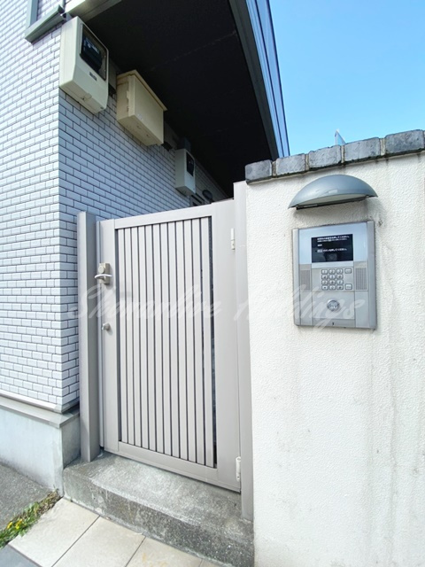 グランジュテのエントランス|オートロック付エントランス♪