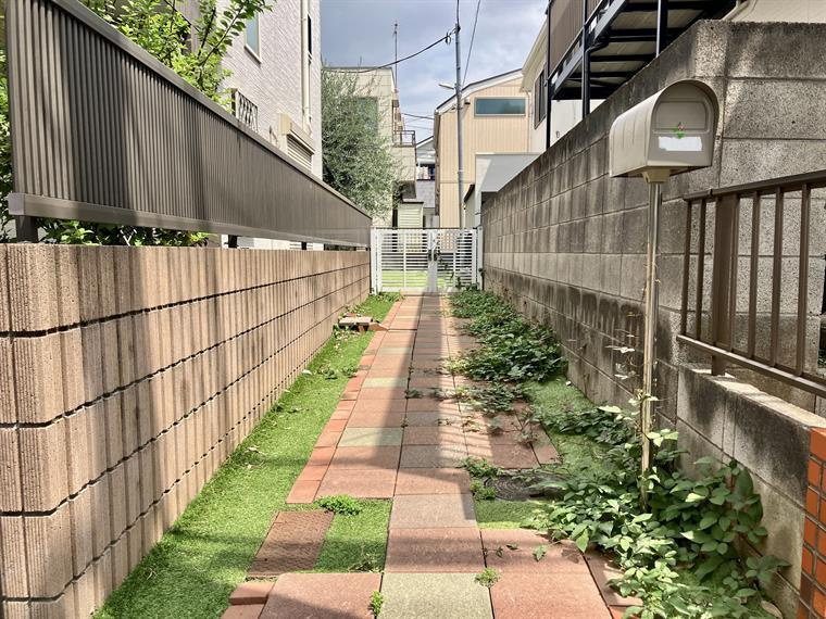 東玉川戸建のエントランス