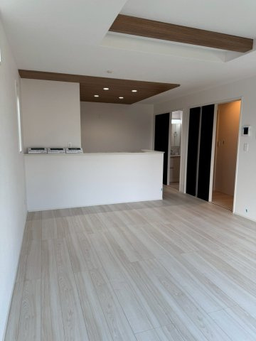 太田市新田高尾町142-1(3号棟）の居間・リビング