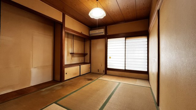 豊中市清風荘１丁目　中古戸建住宅の和室|床の間のある和室です。