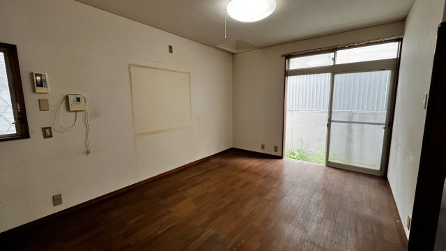 豊中市清風荘１丁目　中古戸建住宅の居間・リビング|リビングダイニングルームです。